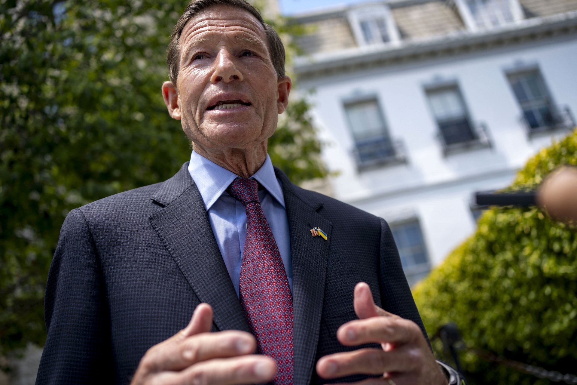 sen.-blumenthal-wants-fcc-to-get-busy-on-telecom-wiretap-security-rules