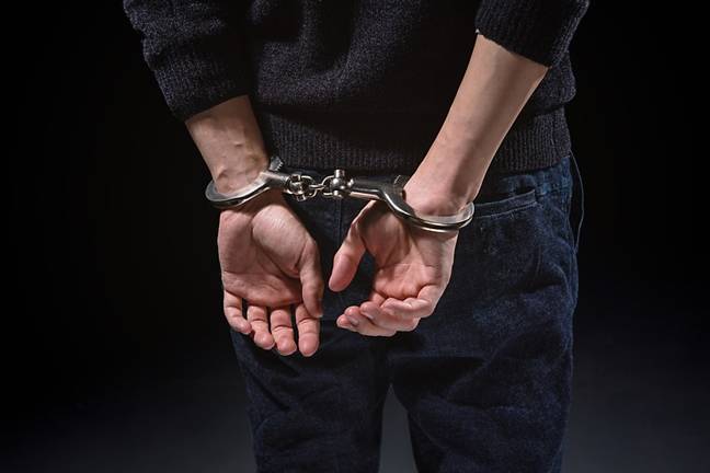 police-arrest-suspect-in-murder-of-unitedhealthcare-ceo,-with-grainy-pics-the-only-tech-involved