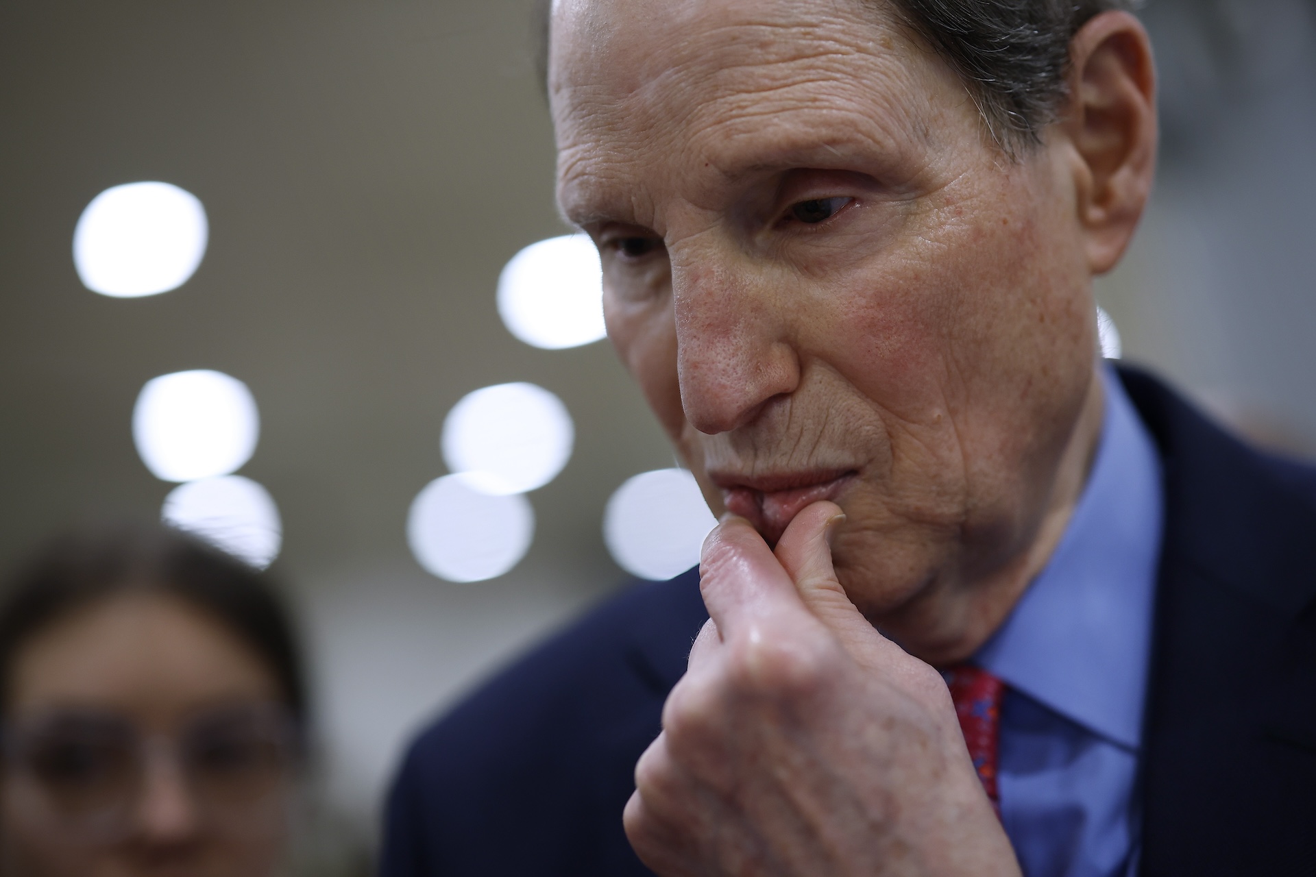 wyden-legislation-would-mandate-fcc-cybersecurity-rules-for-telecoms