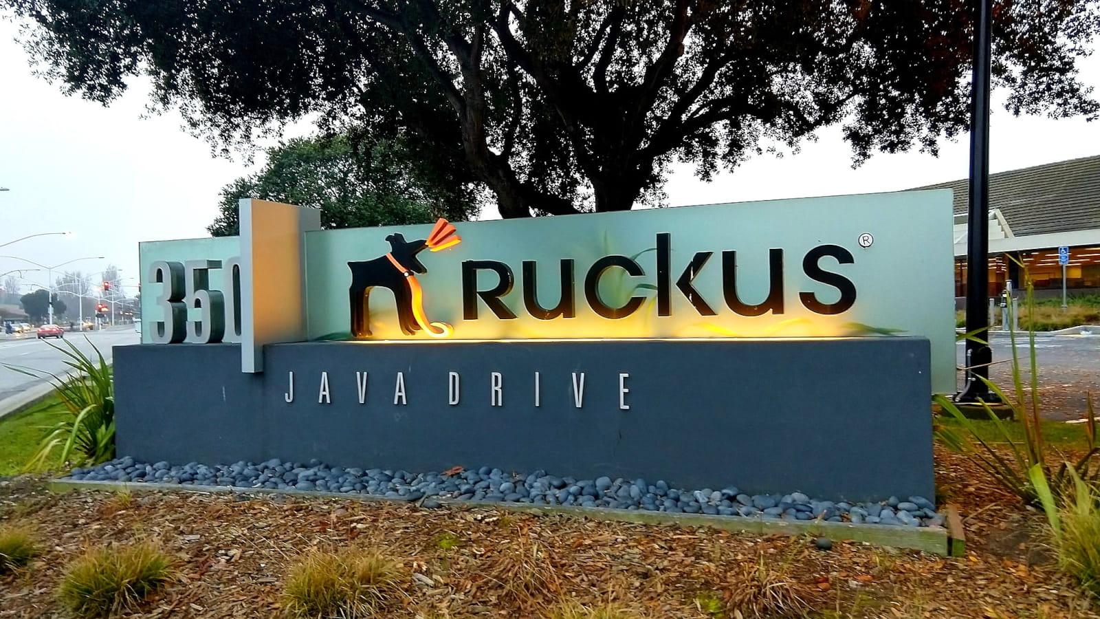 ruckus-networks-leaves-severe-flaws-unpatched-in-management-devices