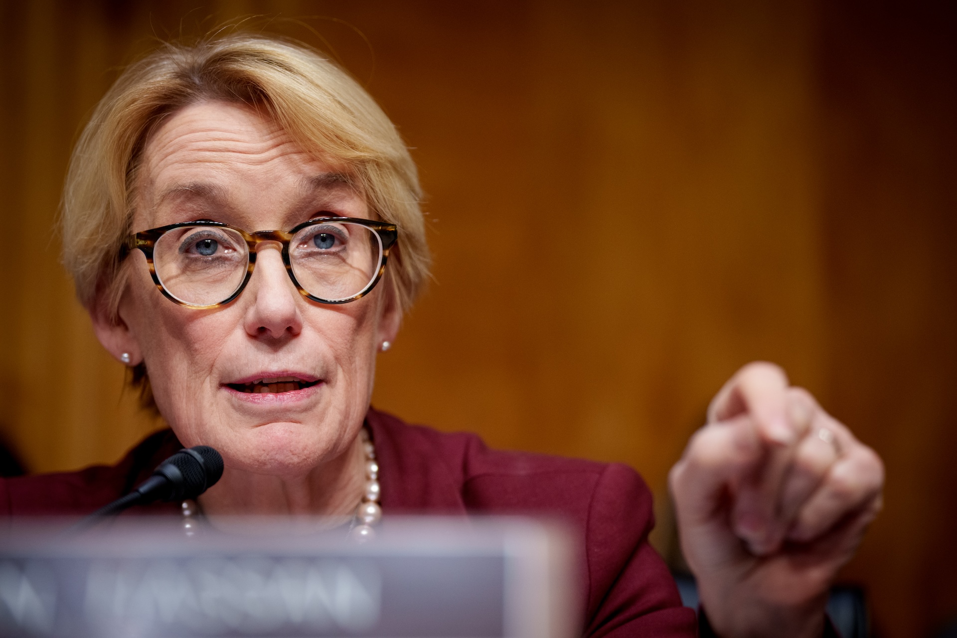 sen.-hassan-wants-to-hear-from-spacex-about-scammers-abusing-starlink