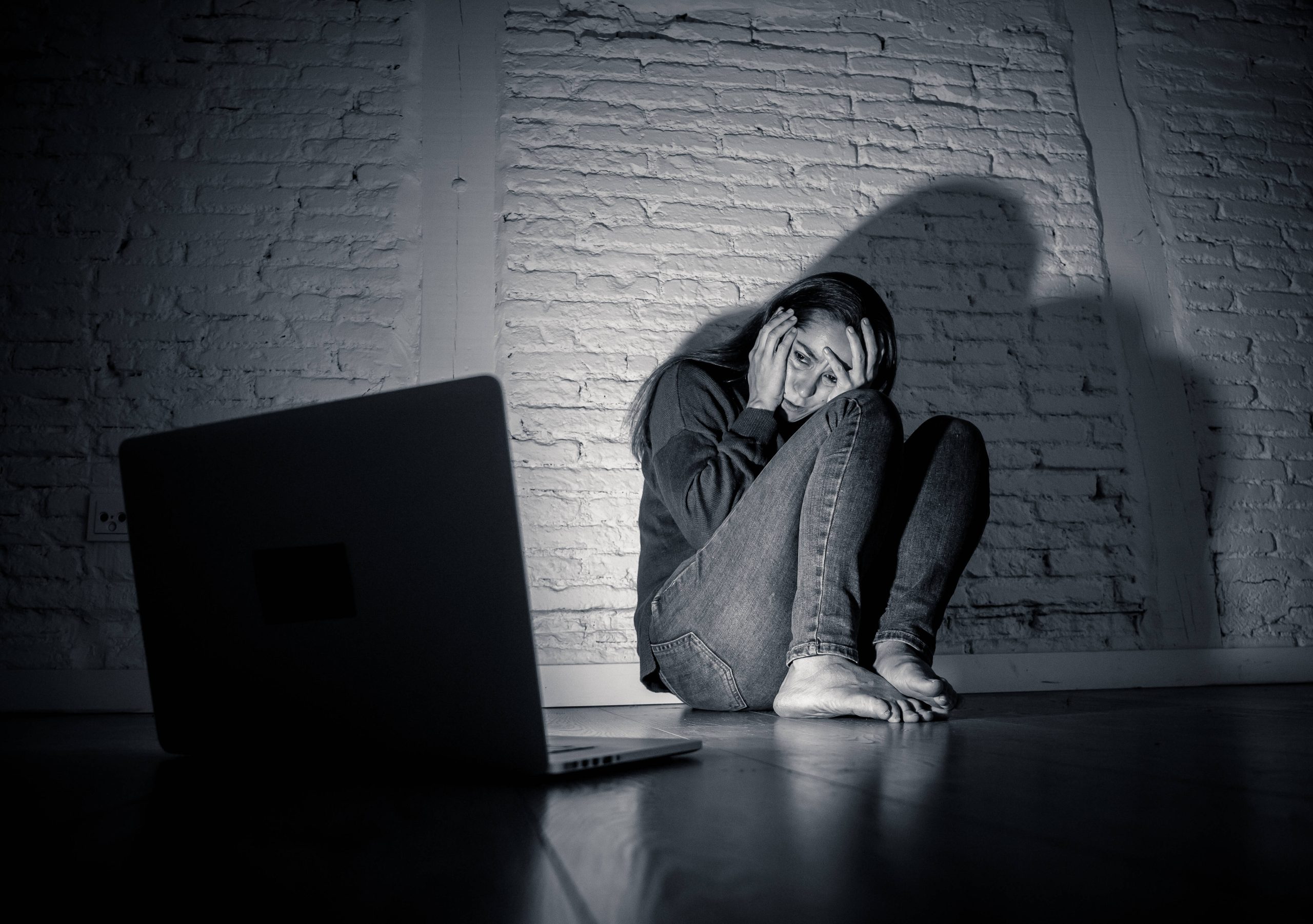 uk-toughens-online-safety-act-with-ban-on-self-harm-content uk-toughens-online-safety-act-with-ban-on-self-harm-content
