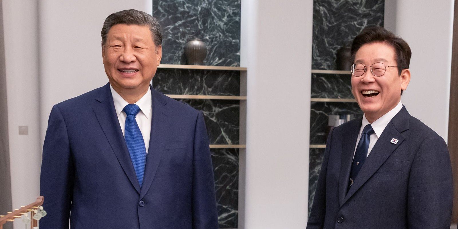 china’s-president-xi-jinping-jokes-about-backdoors-in-xiaomi-smartphones
