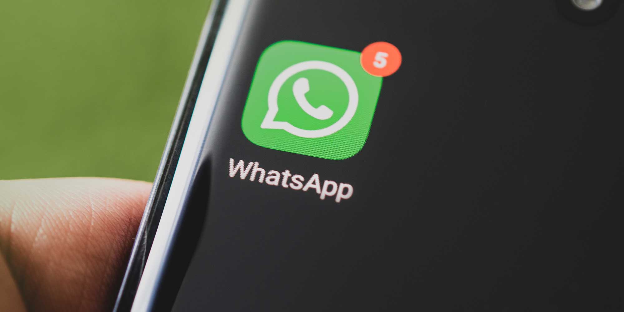 cisa-warns-spyware-crews-are-breaking-into-signal-and-whatsapp-accounts