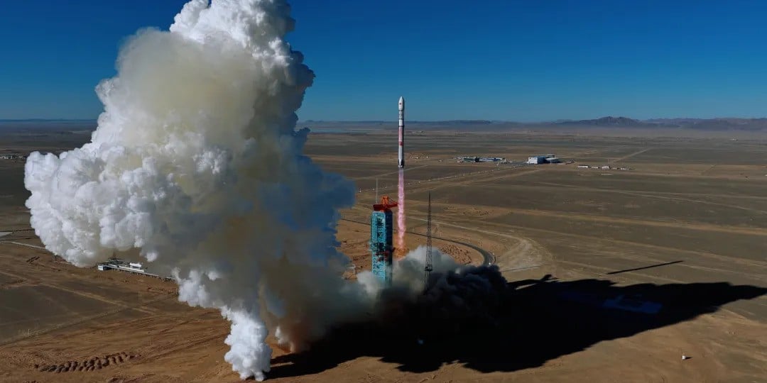 china’s-first-reusable-rocket-explodes,-but-its-onboard-ethernet-network-flew