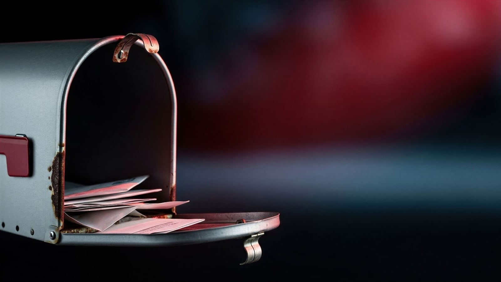 adversaries-exploit-vacant-homes-to-intercept-mail-in-hybrid-cybercrime adversaries-exploit-vacant-homes-to-intercept-mail-in-hybrid-cybercrime