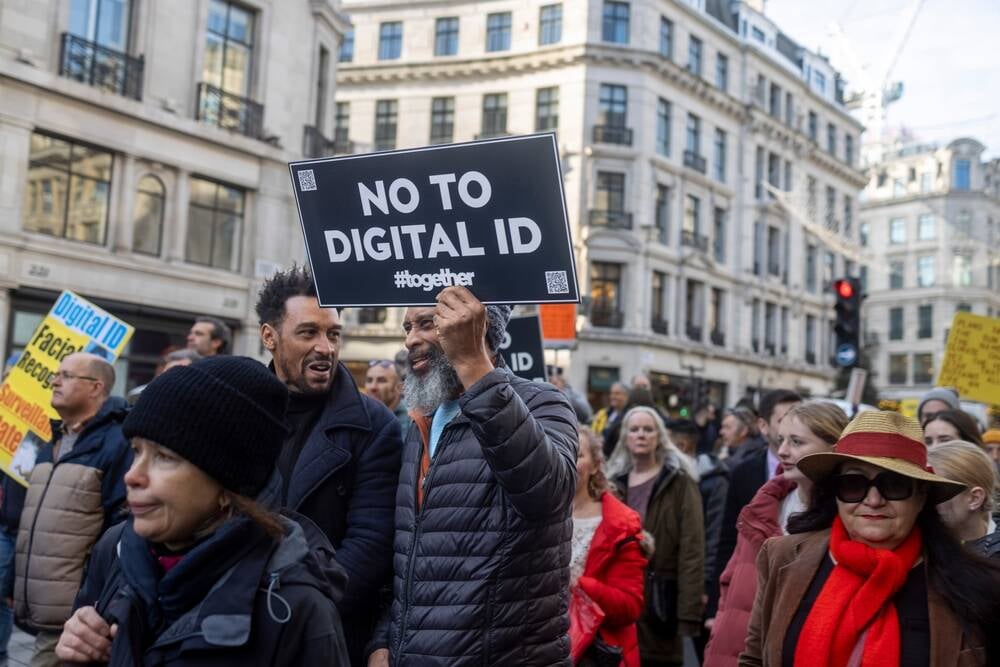 uk-gov-pays-public-550-to-discuss-digital-id-–-then-bans-journalists-from-the-room