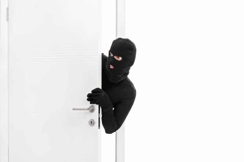 extortion-crews-are-visiting-law-firms-pretending-to-be-tech-support,-fbi-warns