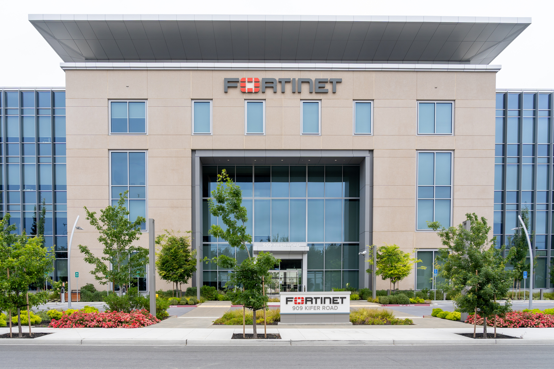 attackers-hit-pair-of-critical-fortinet-vulnerabilities-the-vendor-disclosed-in-april