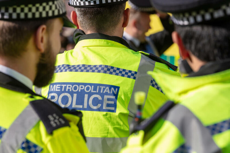 london-cops-handed-victim’s-new-address-and-number-to-her-stalker,-watchdog-says